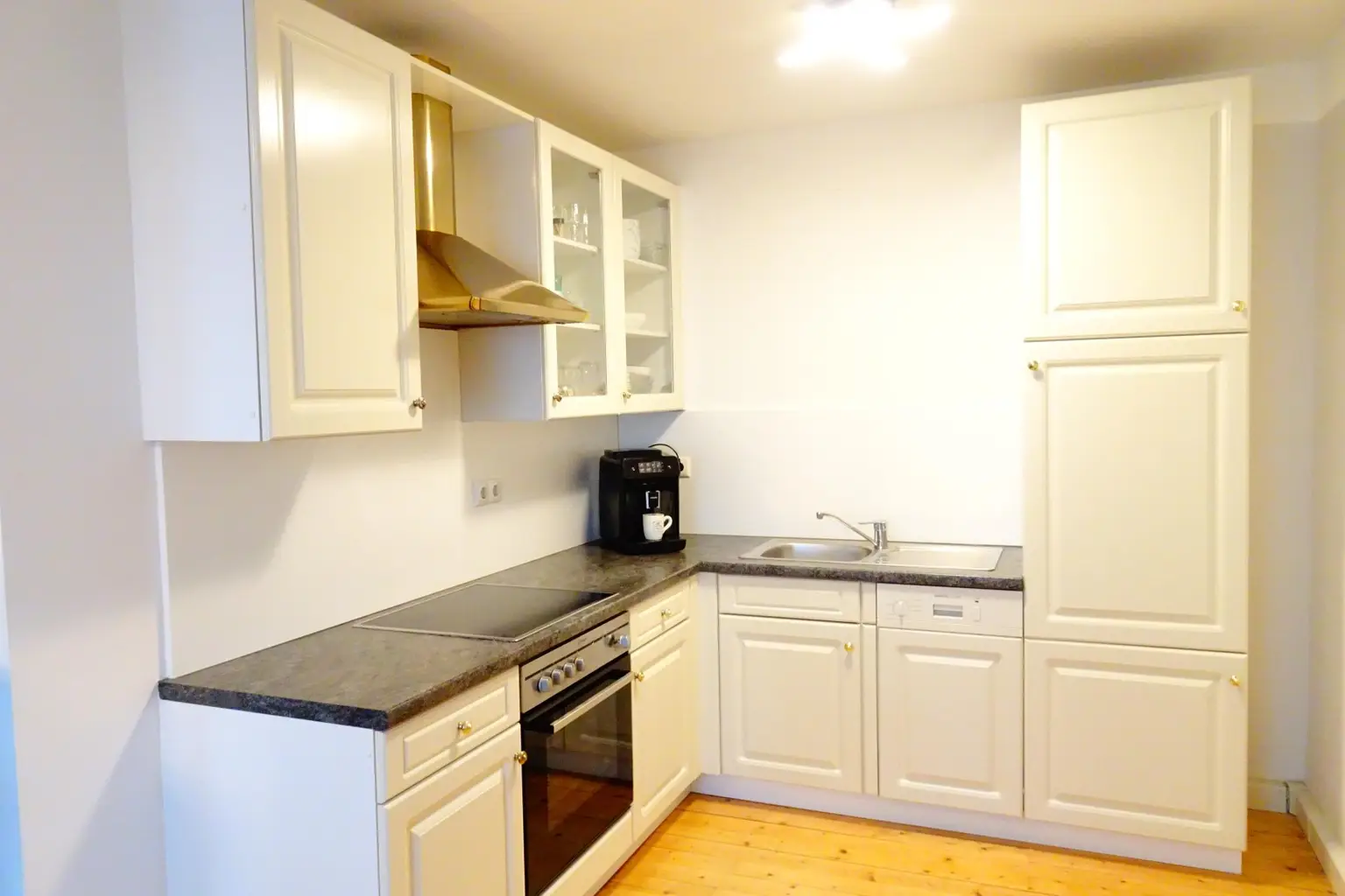 Küche mit E-Geräte ohne Ablöse