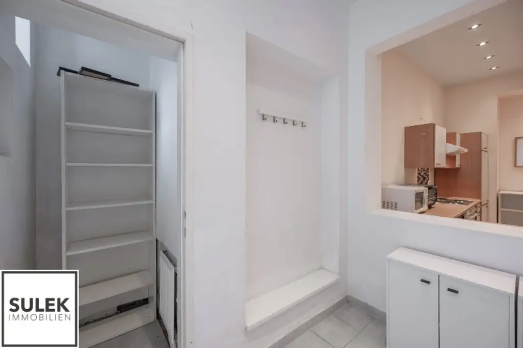 Ab sofort beziehbar: teilmöblierte Altbau-Erdgeschosswohnung nahe U3 Johnstraße
