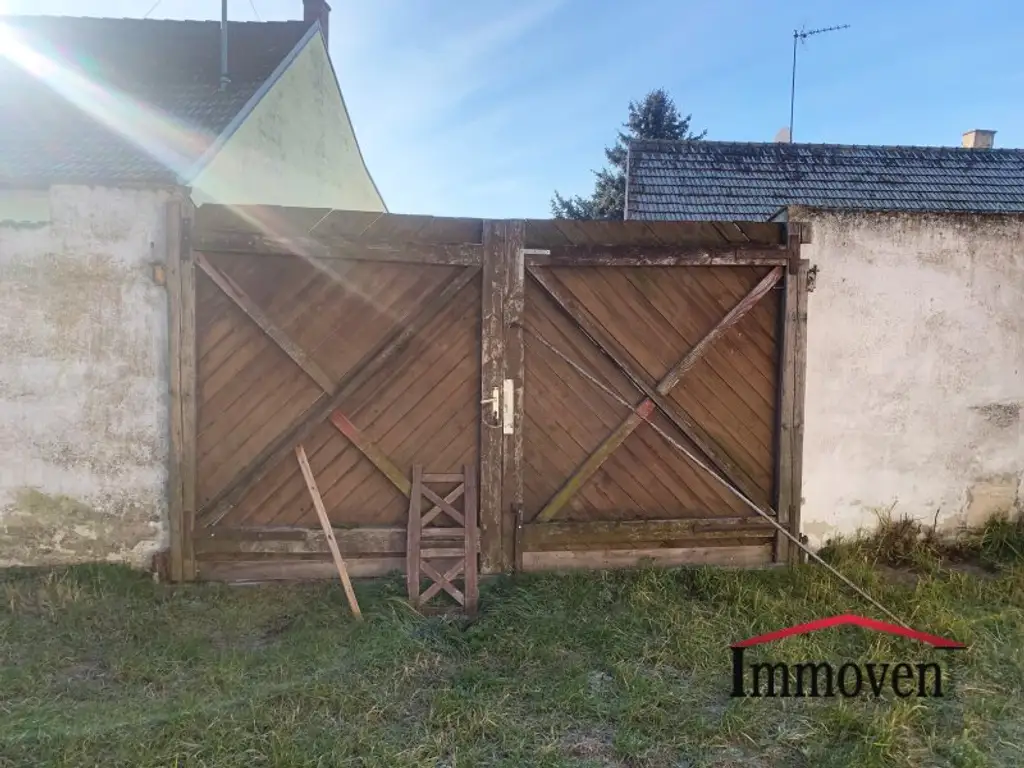 EINMALIGE GELEGENHEIT - Großes sonniges Grundstück und 2 große Ackerflächen!