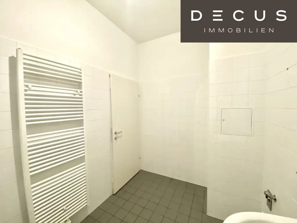* AB DEZEMBER * 2 ZIMMER WOHNUNG * MIT BALKON * NÄHE HAUPTBAHNHOF UND KEPLERPLATZ * TOP INFRASTRUKTUR