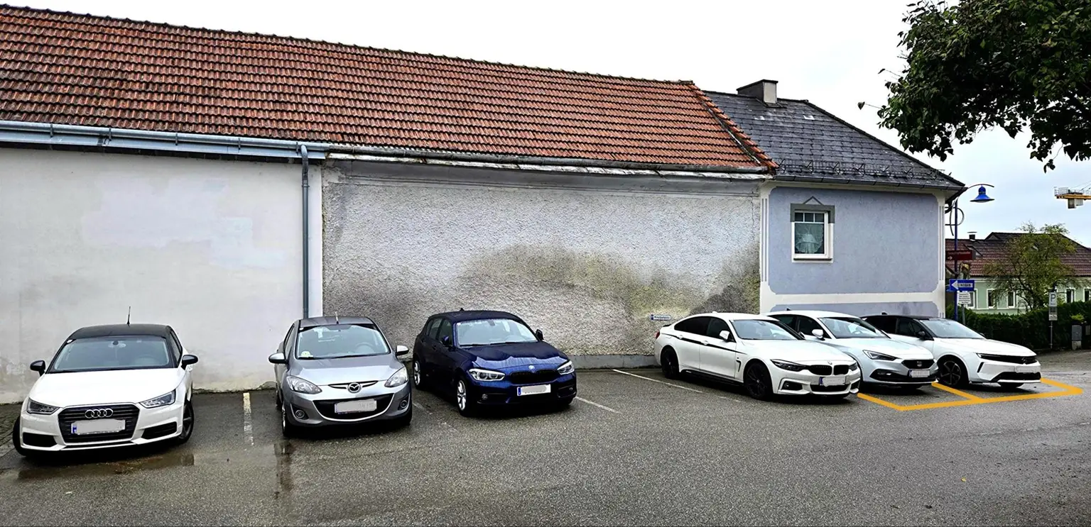 2 inkludierte KFZ-Stellplätze für WohnungsmieterIn - zentrale Lage