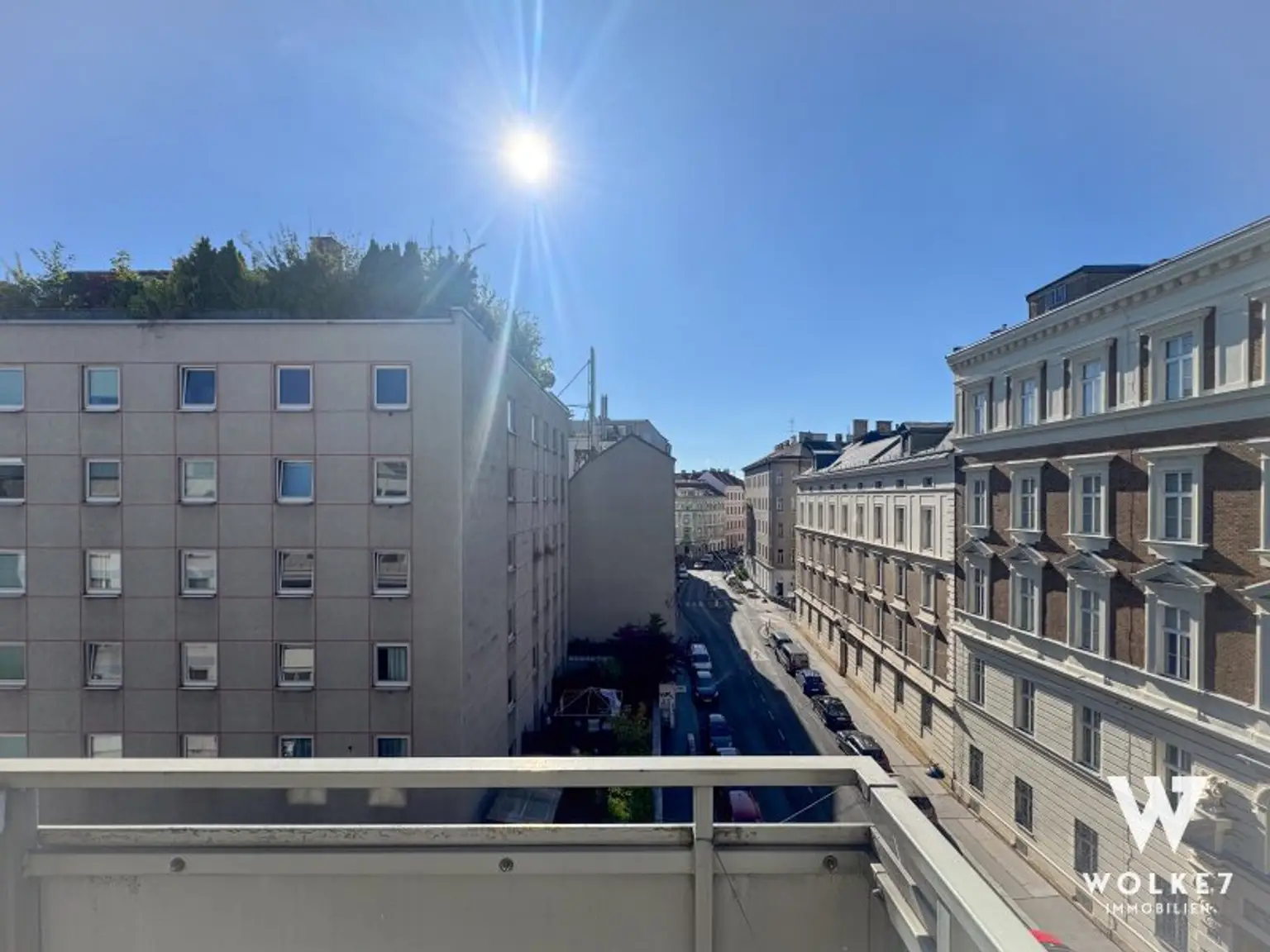Gut aufgeteilte Wohnung mit Balkon | KFZ Stellplatz | Klimaanlage | Nähe U-Bahn U4 & 57a