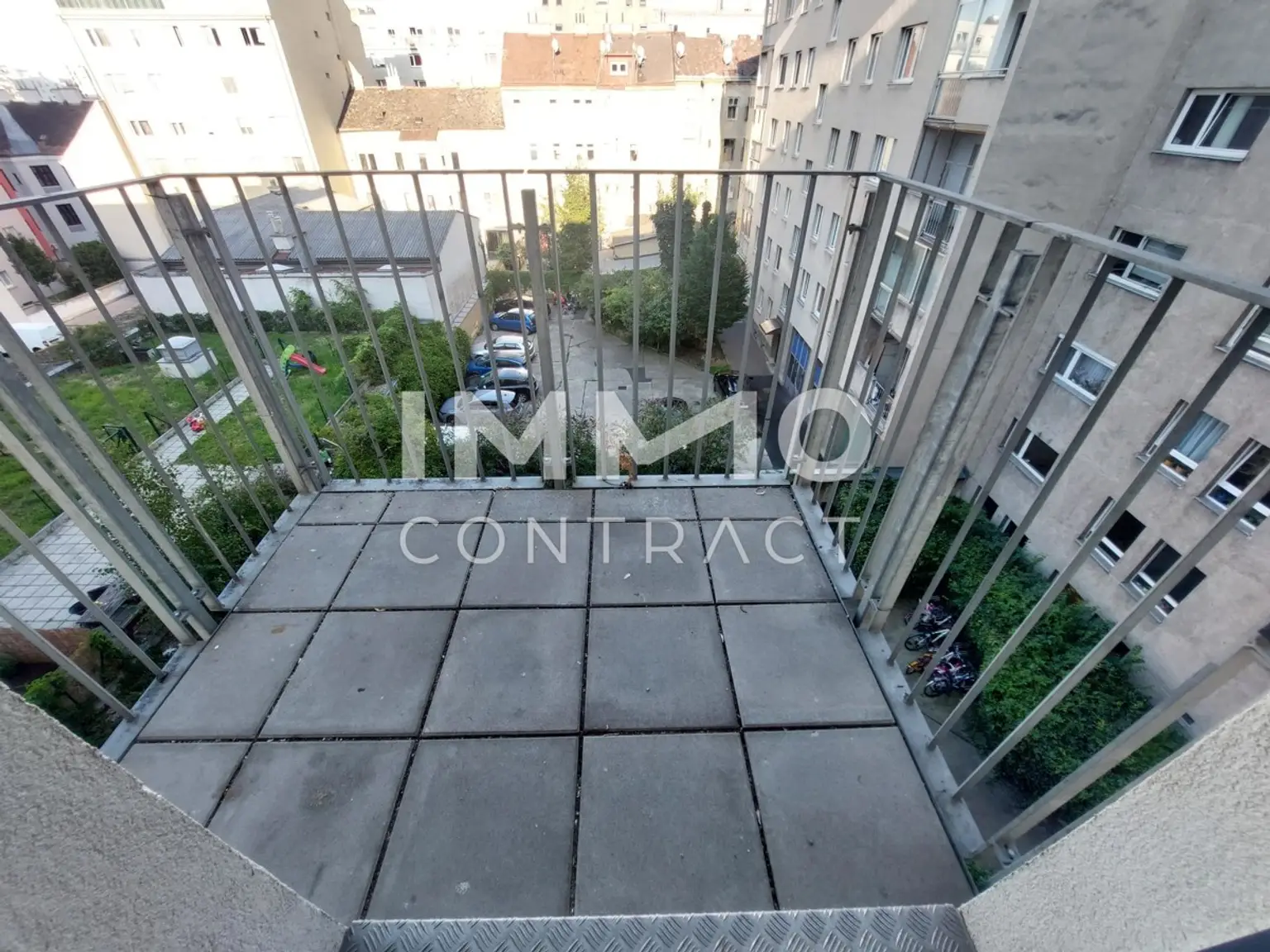 NUR SCHRIFTLICHE ANFRAGEN BITTE. 2-Zimmer-Wohnung mit Balkon in der Wielandgasse