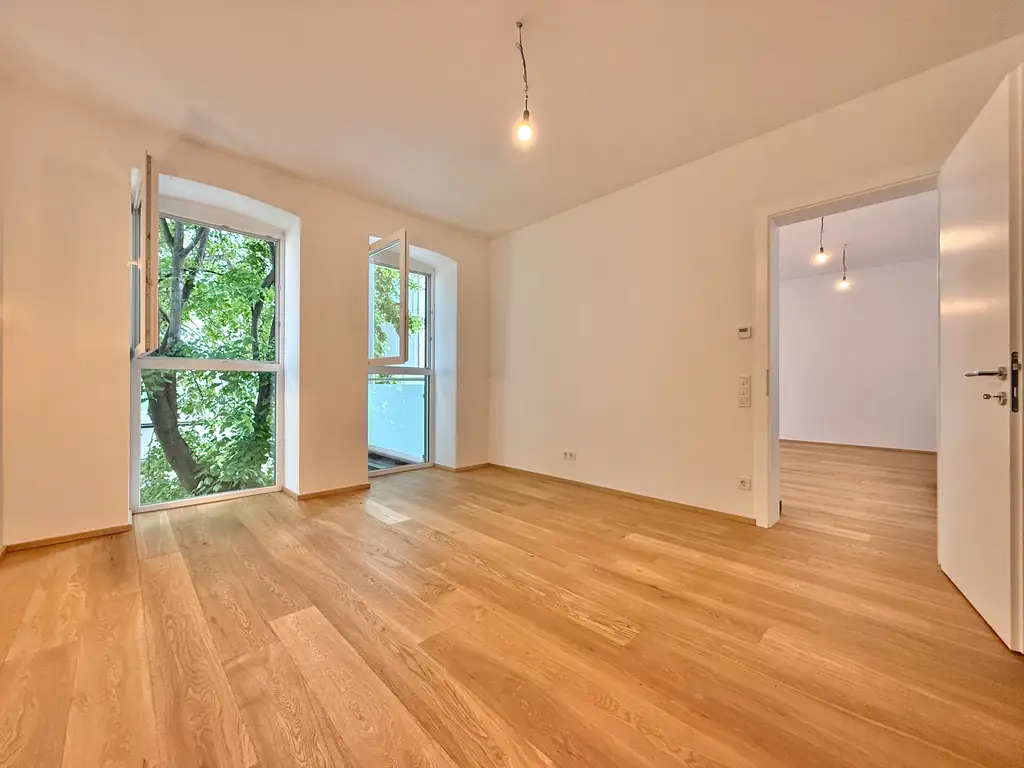 Erstbezug nach Kernsanierung I Luftwärmepumpe + Fußbodenheizung I ruhige Innenhoflage I eigener Liftzugang