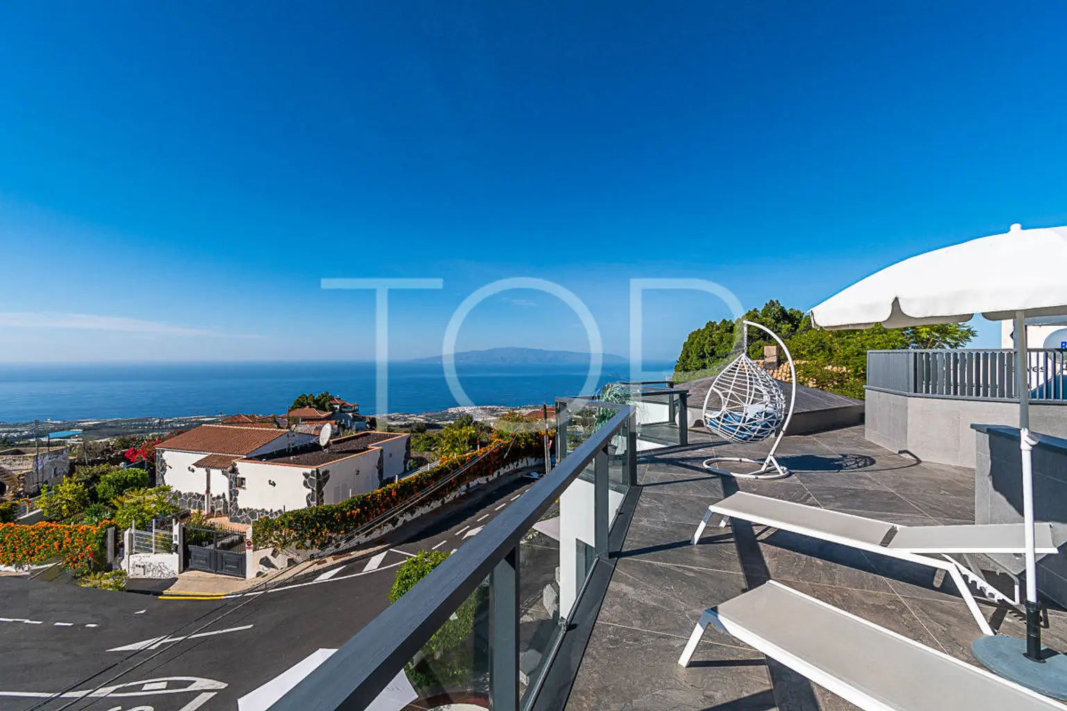Villa de ensueño de alta calidad, en un entorno rural con vistas al mar