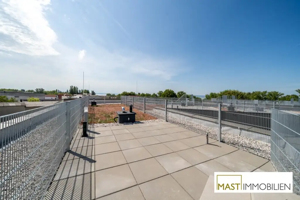 *Sommer 2025* Rund 180 qm Freifläche und Blick auf den See bei dieser exklusiven Dachgeschosswohnung!