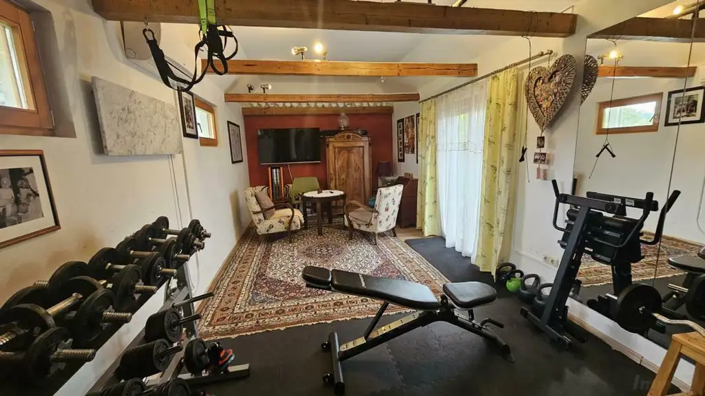 **RARITÄT**Einzigartiges Haus in BESTLAGE in unmittelbarer Nähe zur Therme**parkähnlicher Garten**Wintergarten**Nebengebäude mit Fitness**uvm ...!**