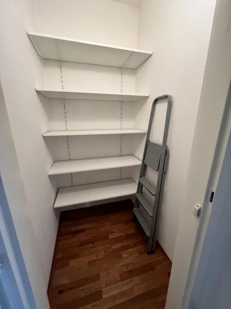Sanierte 4-Zimmer-Wohnung mit 2 Balkonen und traumhaftem Blick über Graz inkl. Stellplatz