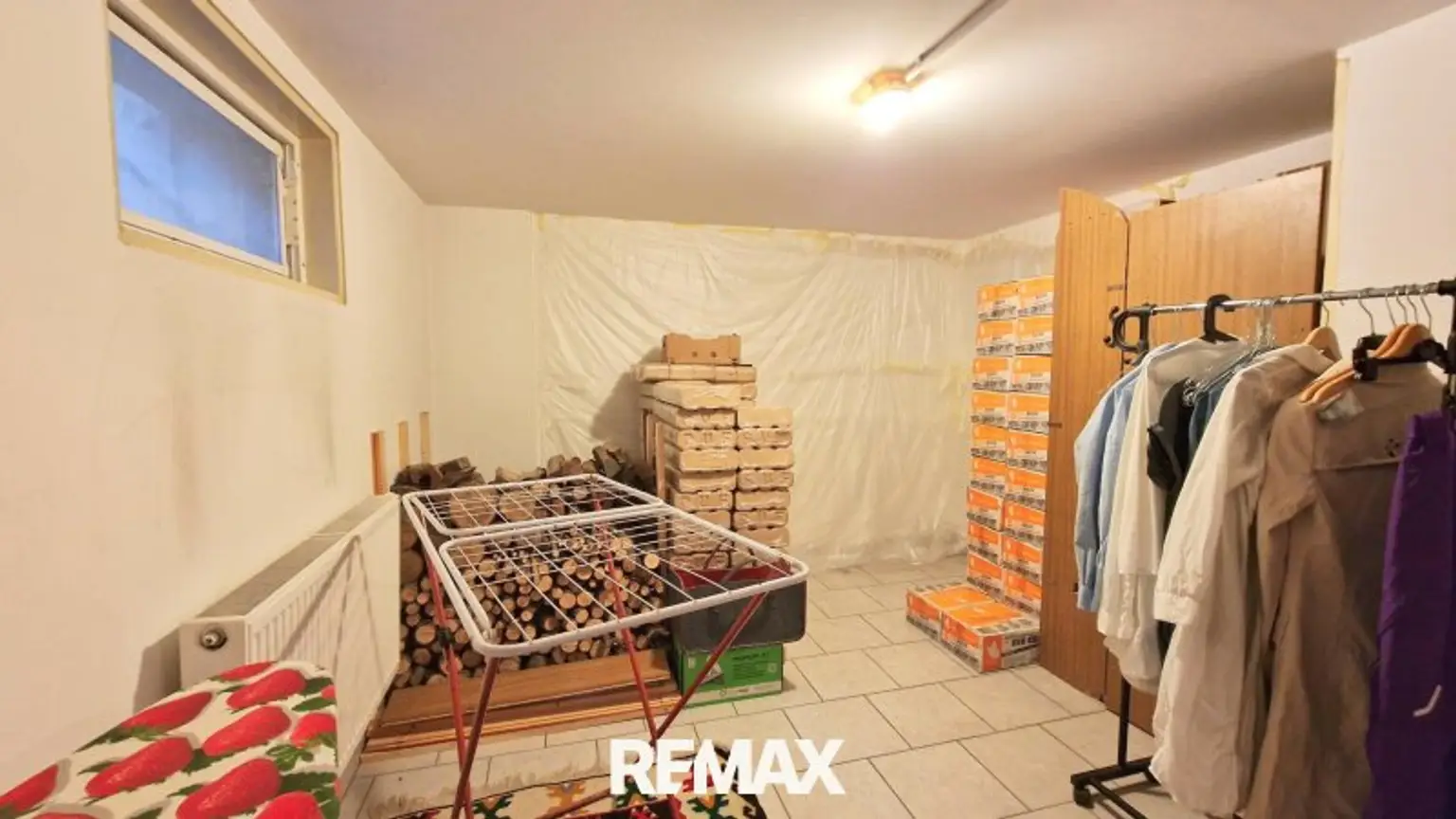 Holzlager Waschküche