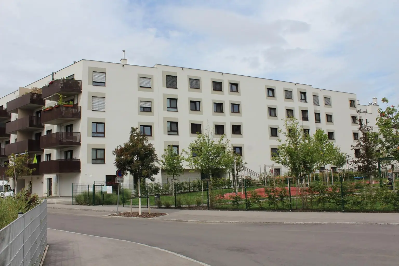Süsse 2-Zimmer-Wohnung mit Terrasse bei Sommerbad Schwechat
