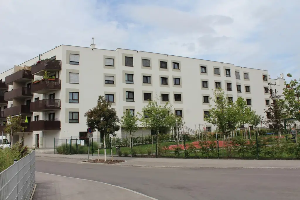 Süsse 2-Zimmer-Wohnung mit Terrasse bei Sommerbad Schwechat
