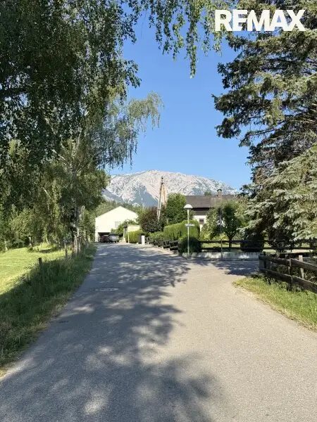Bergblick – Zweifamilienhaus mit 171,68 m² Wfl. & 543 m² Grund in Puchberg am Schneeberg!