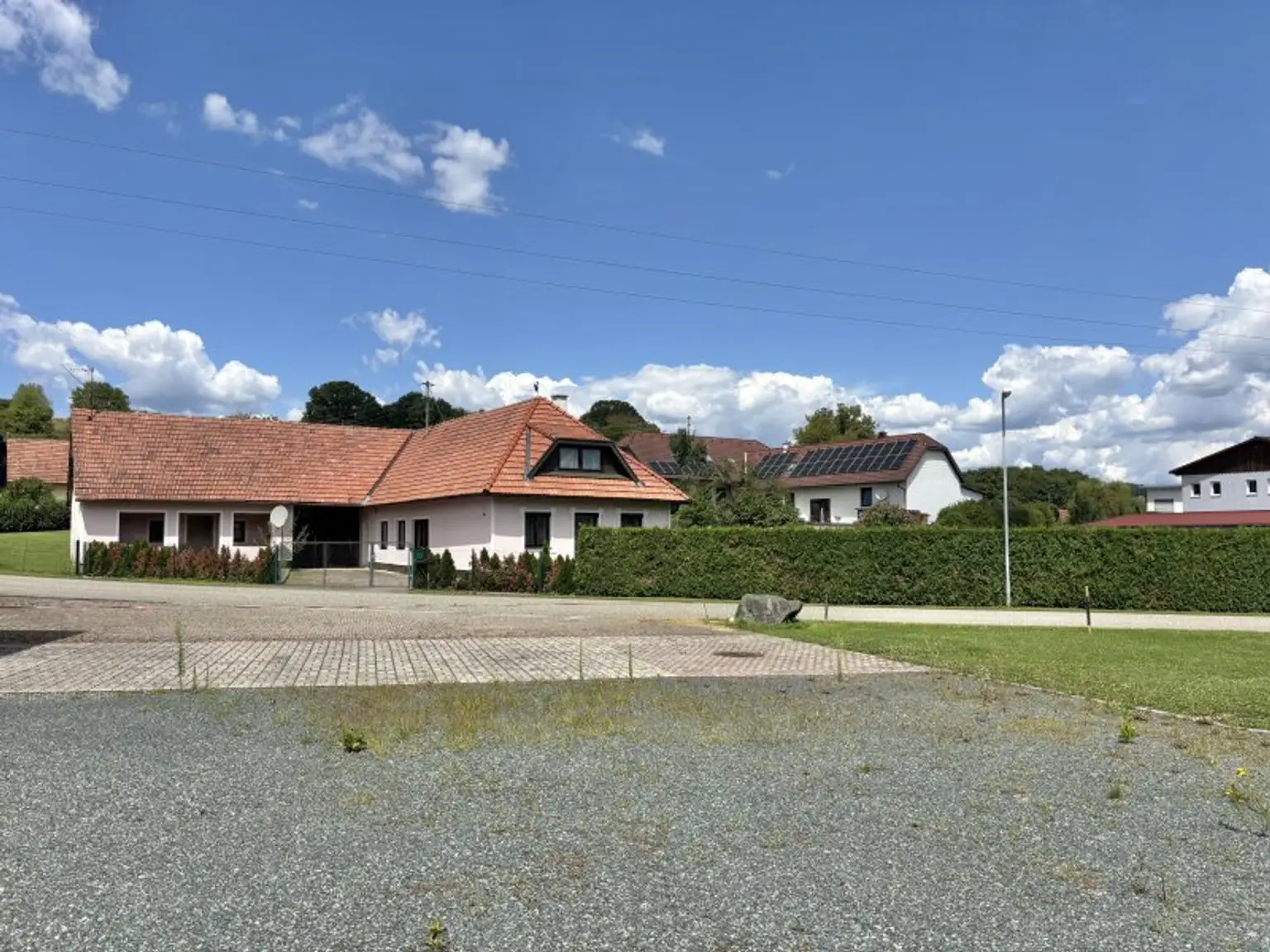 ** GARTENTAGE ** ren.bed. Landhaus mit bezauberndem Grundstück !! Ca. 7.200m 2 Wald inklusive !!