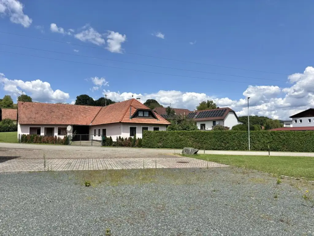 ** GARTENTAGE ** ren.bed. Landhaus mit bezauberndem Grundstück !! Ca. 7.200m 2 Wald inklusive !!