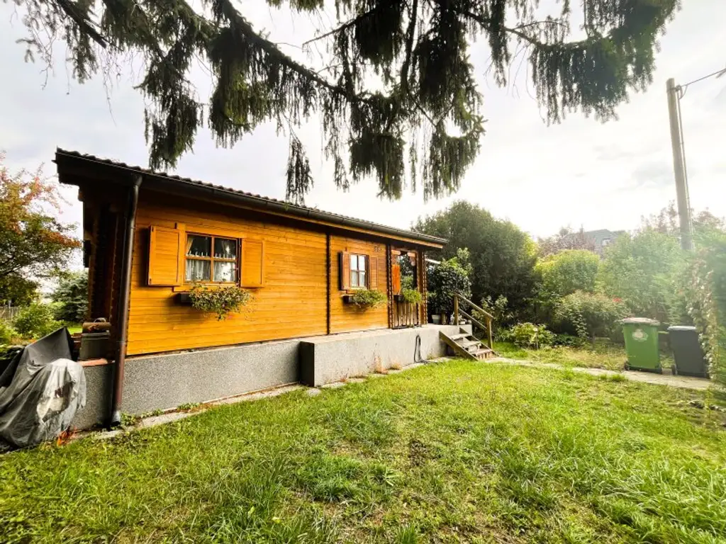 Einfamilienhaus mit Charme und Potenzial in der Schwarzlackenau - Superädifikat