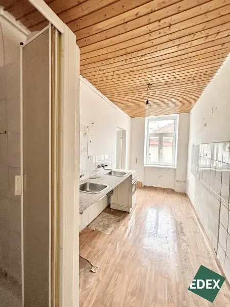 Sanierungsbedürftige 2-Zimmer-Altbauwohnung in guter Lage in Meidling