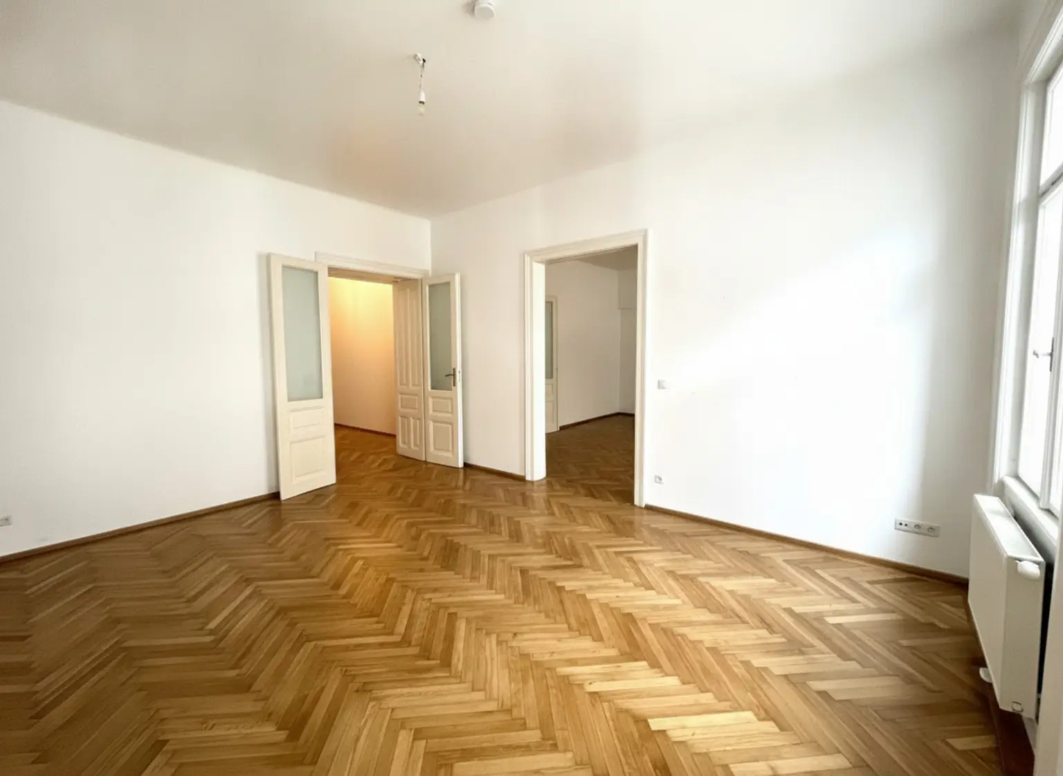 In Renovierung - UNBEFRISTET: Wohnen in Bestlage in einer Altbauwohnung