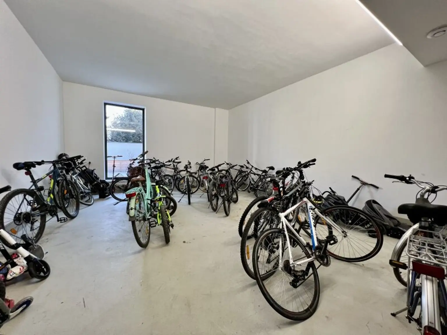 Wunderschöne 3 Zimmer Wohnung mit Balkon - Baujahr 2021 TOP 26 in den Innenhof gerichtet - PREIS Inkl. Heizung