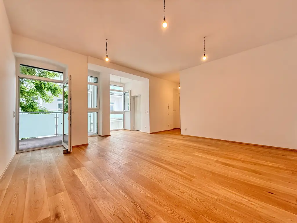 Erstbezug nach Kernsanierung I Luftwärmepumpe + Fußbodenheizung I ruhige Innenhoflage I eigener Liftzugang