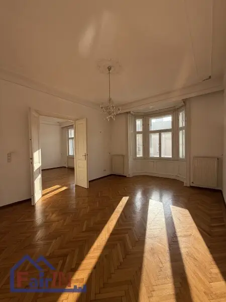 ***ALTBAU***ca.124 m² ***4-ZIMMER***NÄHE ROCHUSMARKT***