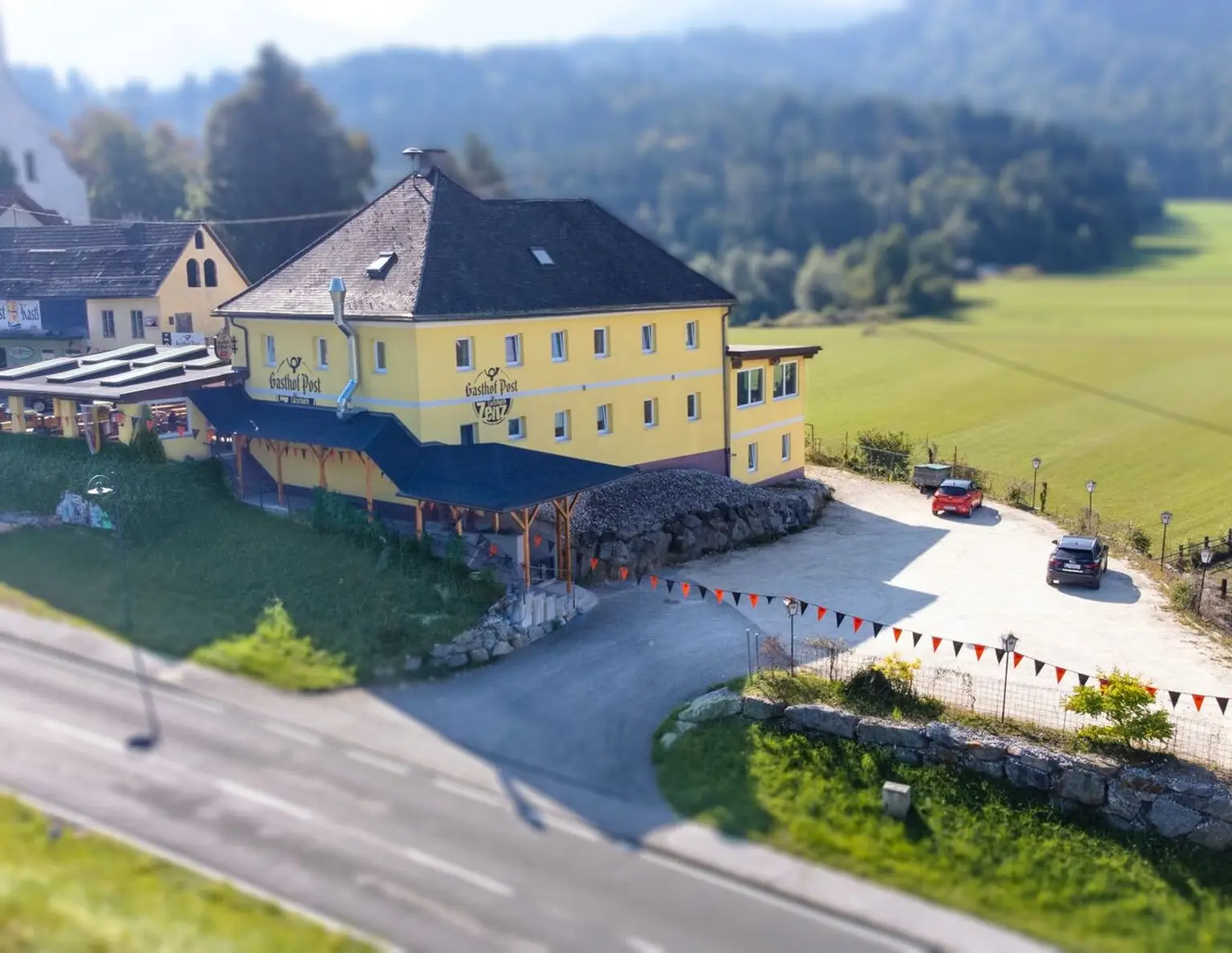 Drei Gebäude, ein Preis: Vielseitige Nutzungsmöglichkeiten in Top-Lage!