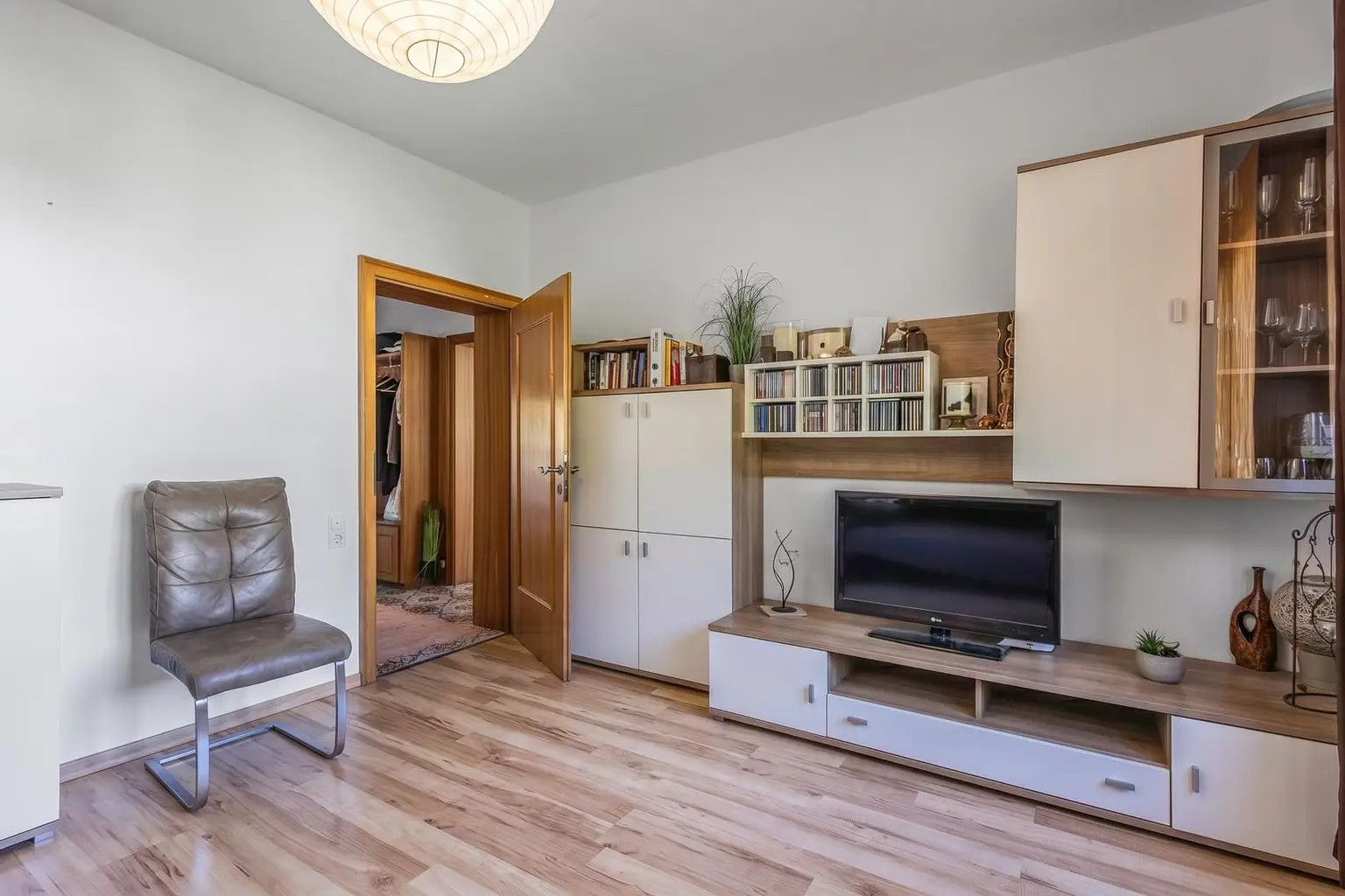 Zimmer EG.