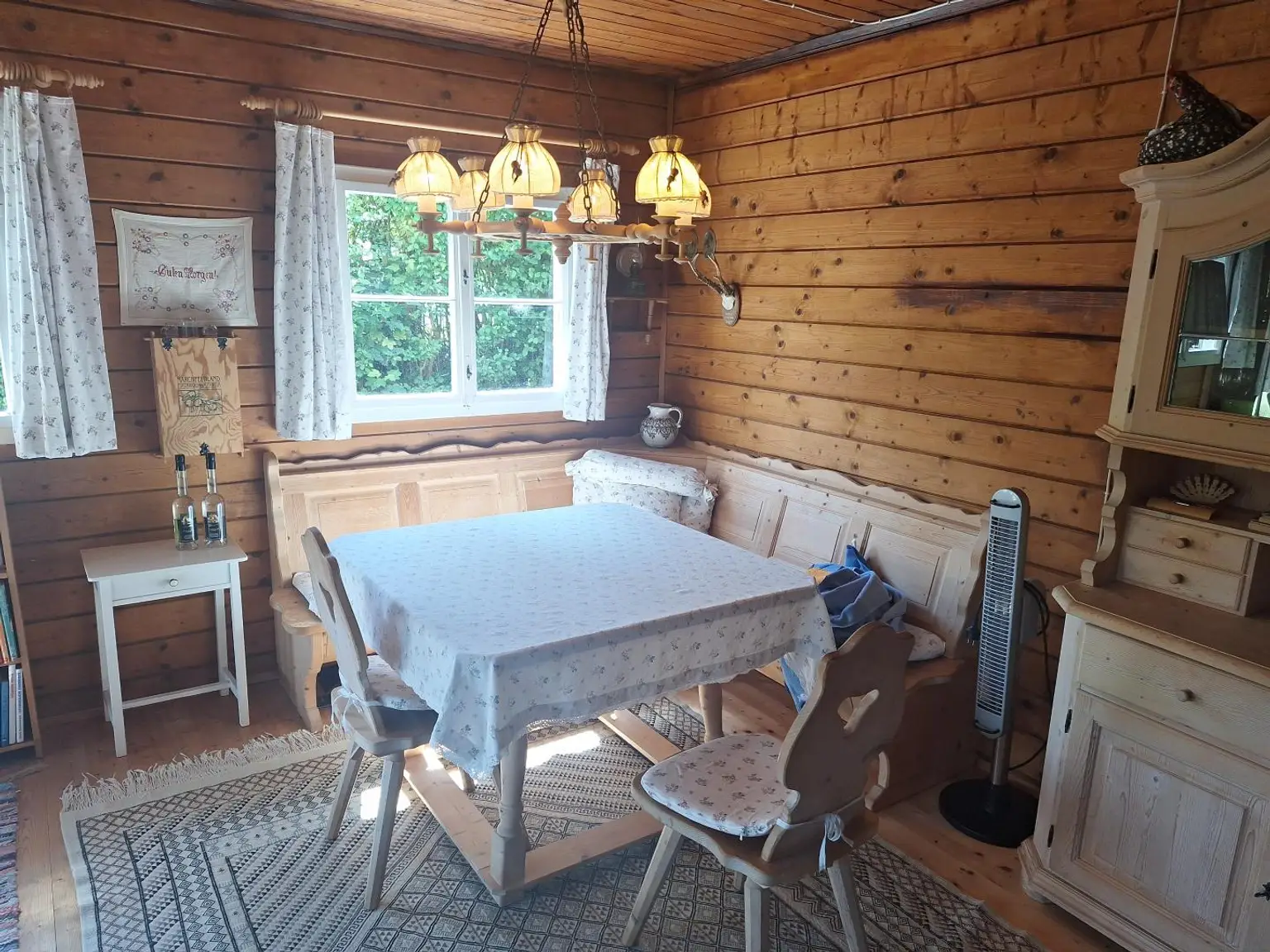 Tolles Baugrundstück mit Fernblick und Sommerhaus