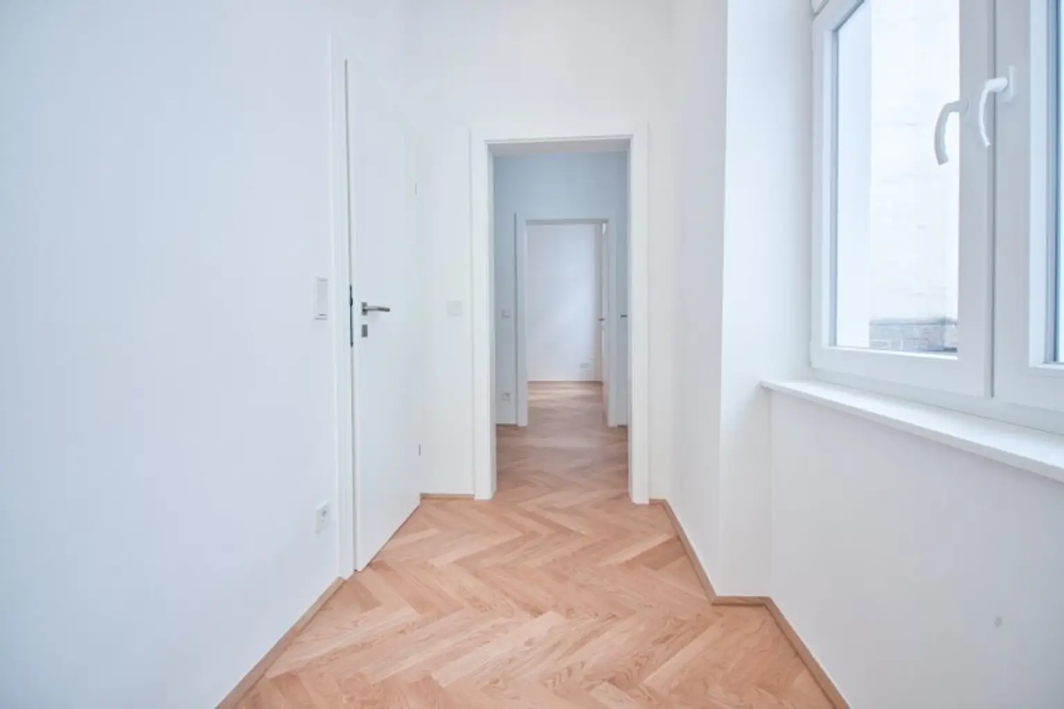 ERSTBEZUG nach Generalsanierung | separierte Küche | tolle Ausstattung | ruhige Innenhoflage