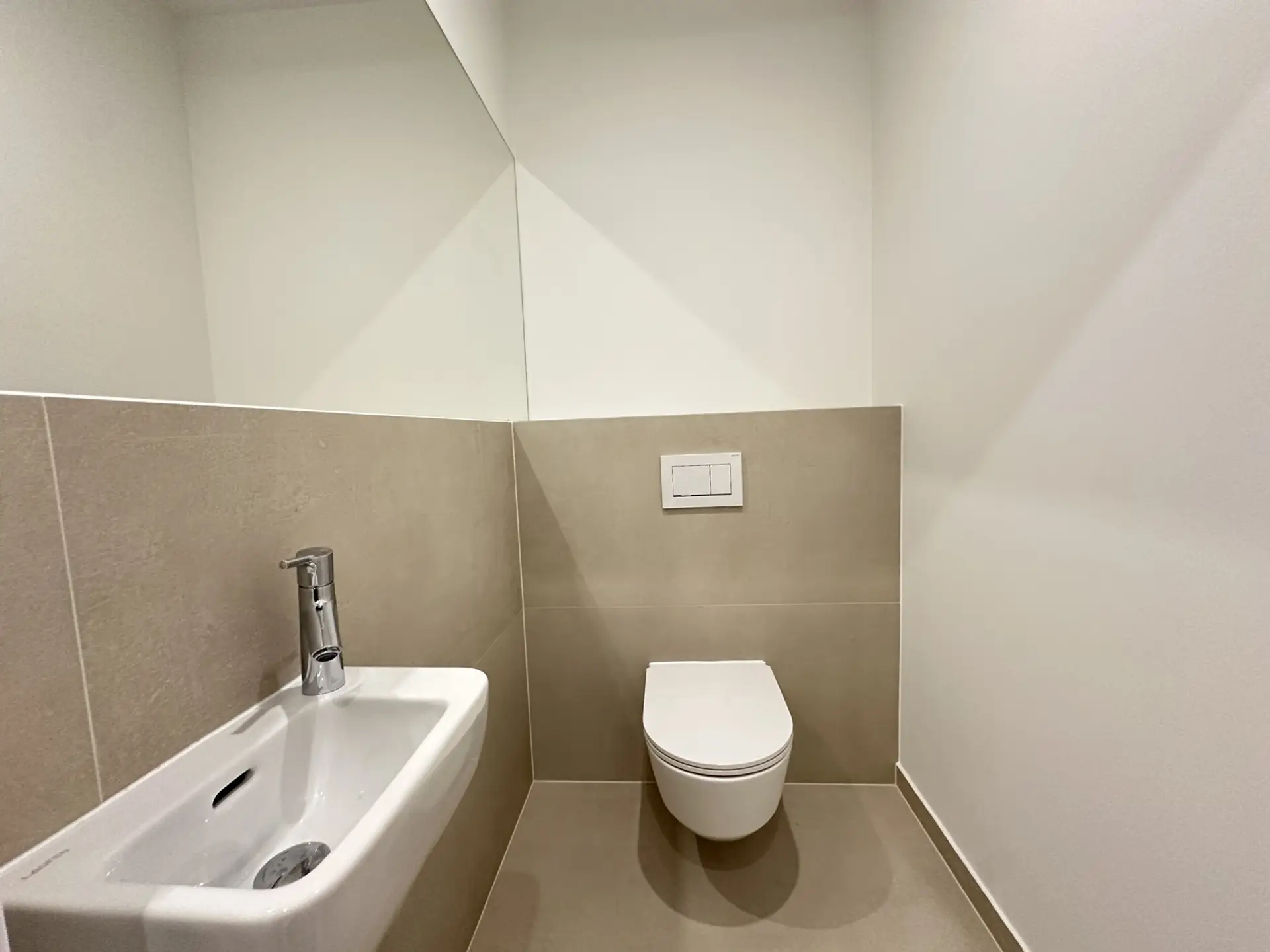 20250331_094207836_iOS