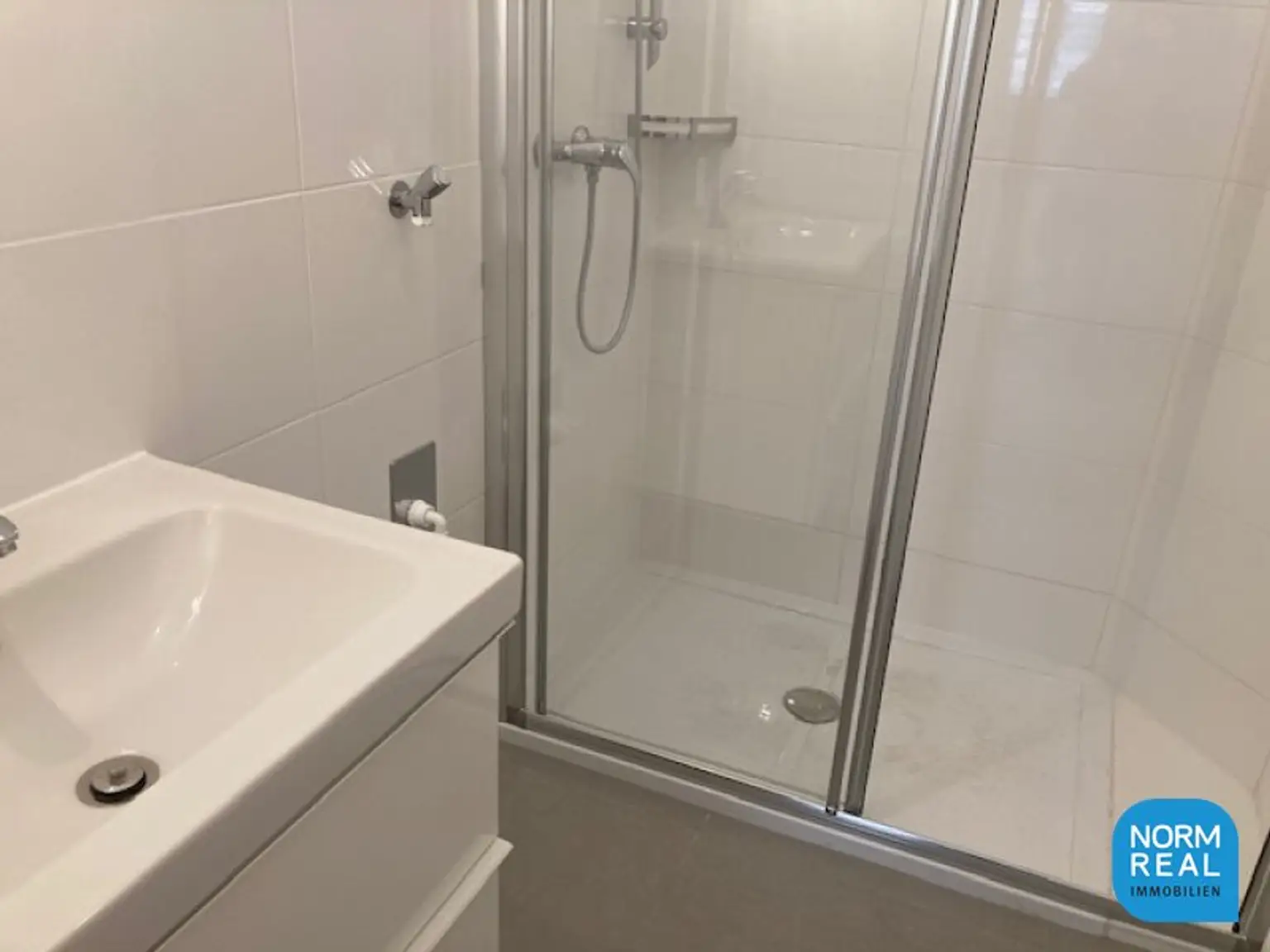 Bad mit Dusche