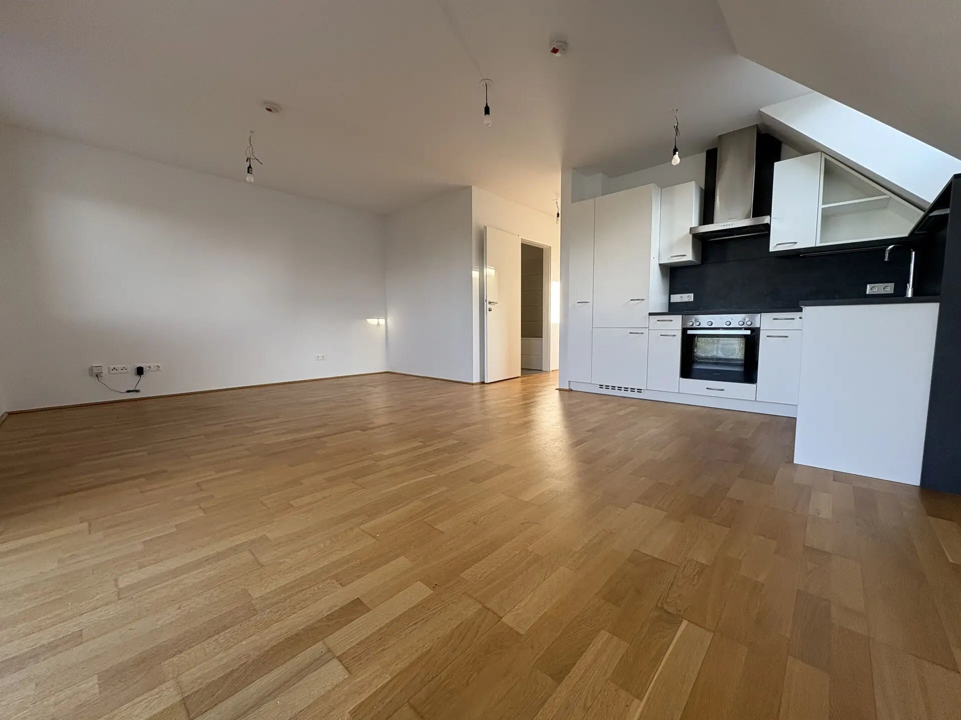 20251014_070335252_iOS