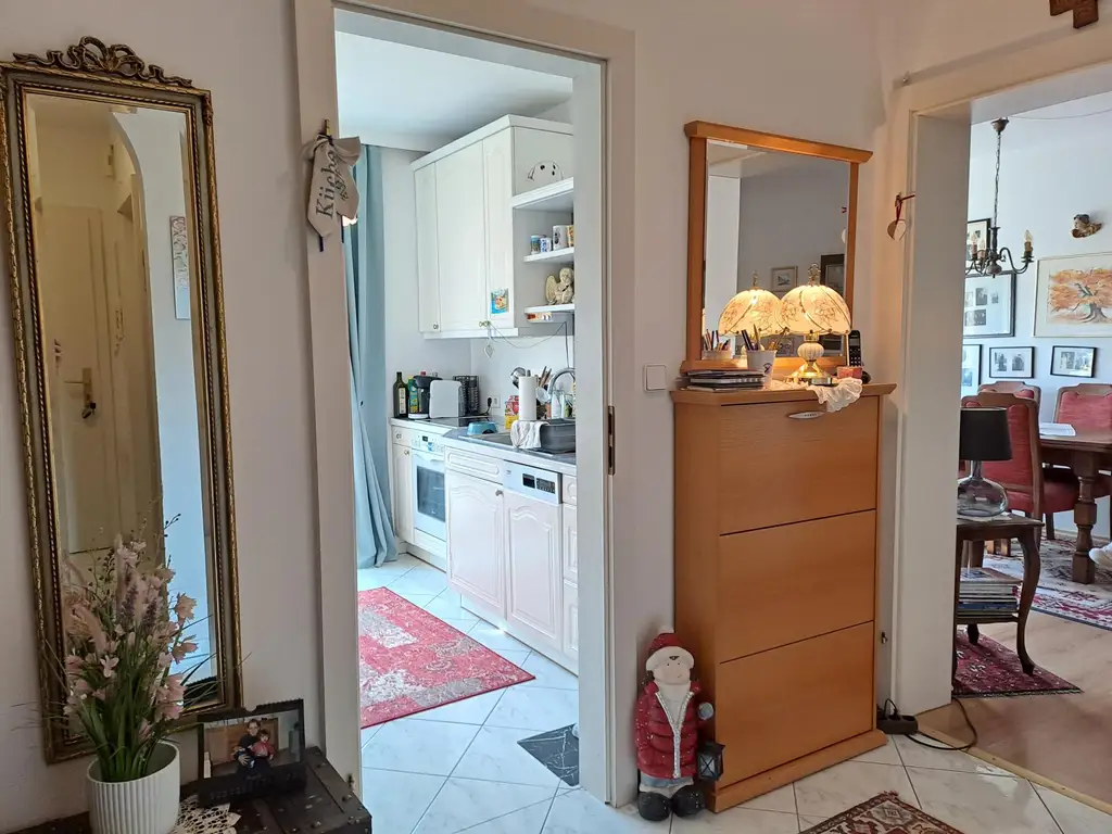 Charmante 2 Zimmer Wohnung mit Balkon und grandiosem Blick