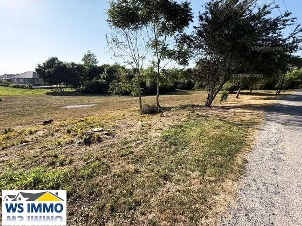 4.365 m² großes Baugrundstück gut aufgeschlossen! evtl.Teilbar