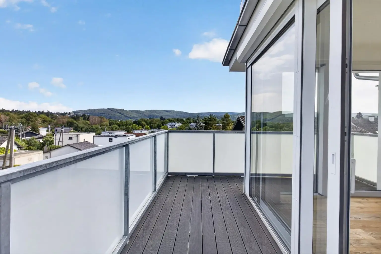 O | THE GREEN 15 ++ EXKLUSIVE MAISONETTE mit AUSBLICK | Prima Service Immobilien