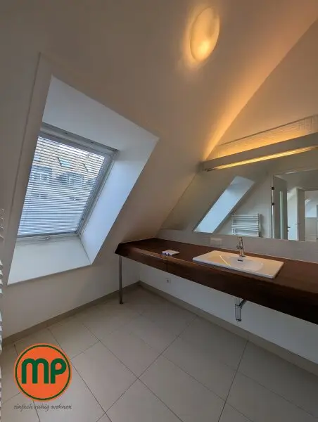 Außergewöhnliche Dachgeschoßwohnung mit viel Sonnenlicht