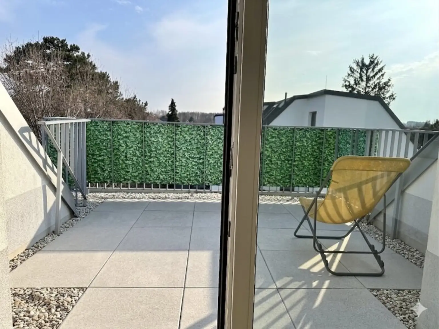 Terrasse Dachgeschoss_bearbeitet mit Gemini