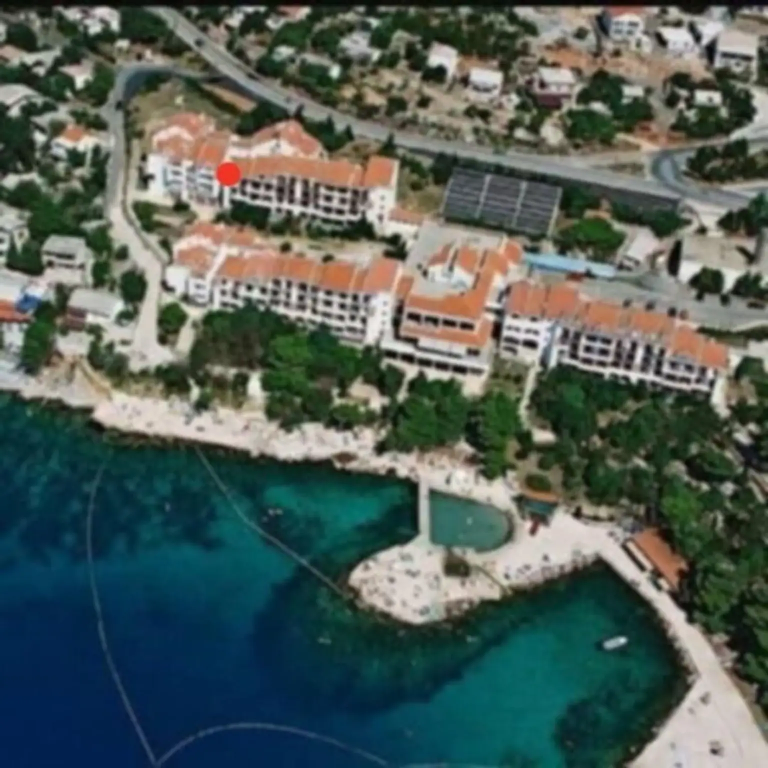 Neuwertige Etagenwohnung mit Terrasse und Blick auf das Meer