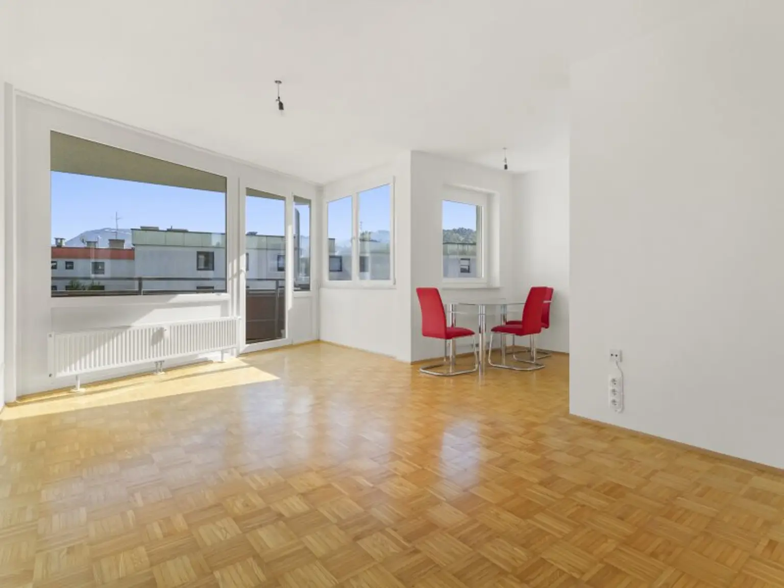 Schöne, sonnendurchflutete, ruhige und junge 94,00m² 3 Zi Wohnung in Viktring - Rekabachweg