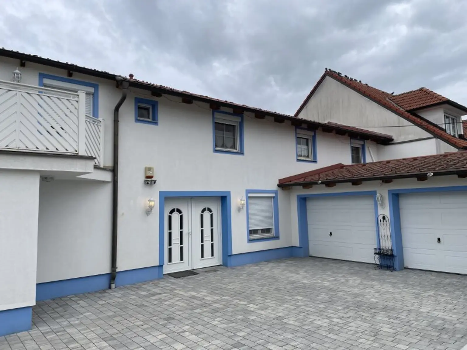 TOP-LIEGENSCHAFT MIT LUXUIÖSEM HAUS UND 2.568 m² GRUND - GRÜNRUHELAGE!