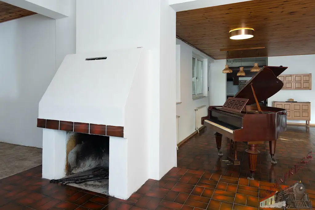 Architektenhaus mit Schwimmhalle in Ruhelage