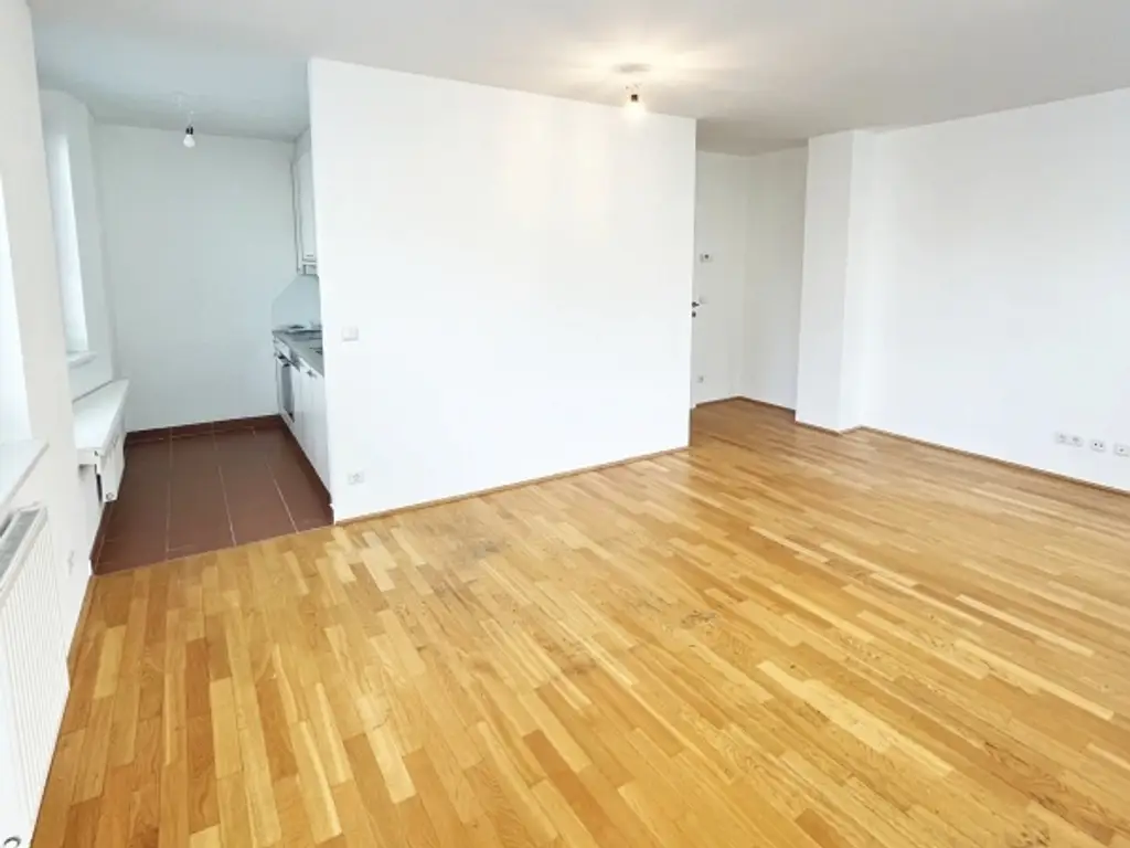 Optimal geschnittene 2-Zimmer- Wohnung - 
U6 nur 2 min. zu Fuß