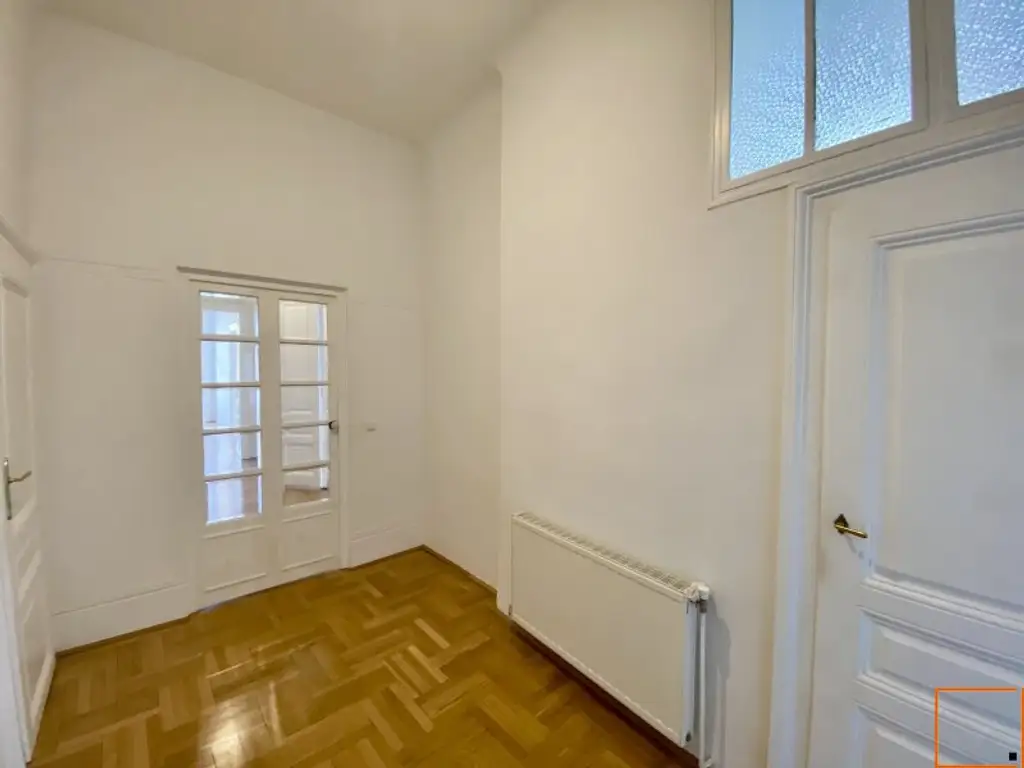 WIEN MITTE:  Charmante 3,5 Zimmer Altbauwohnung mit Balkon  und TOP Verkehrsanbindung