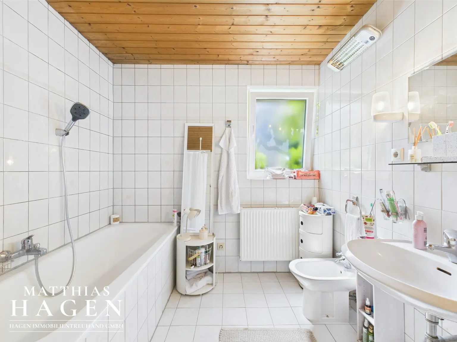 Bungalow - 2 Grundstücke
Ideal für Familien oder als Investment
