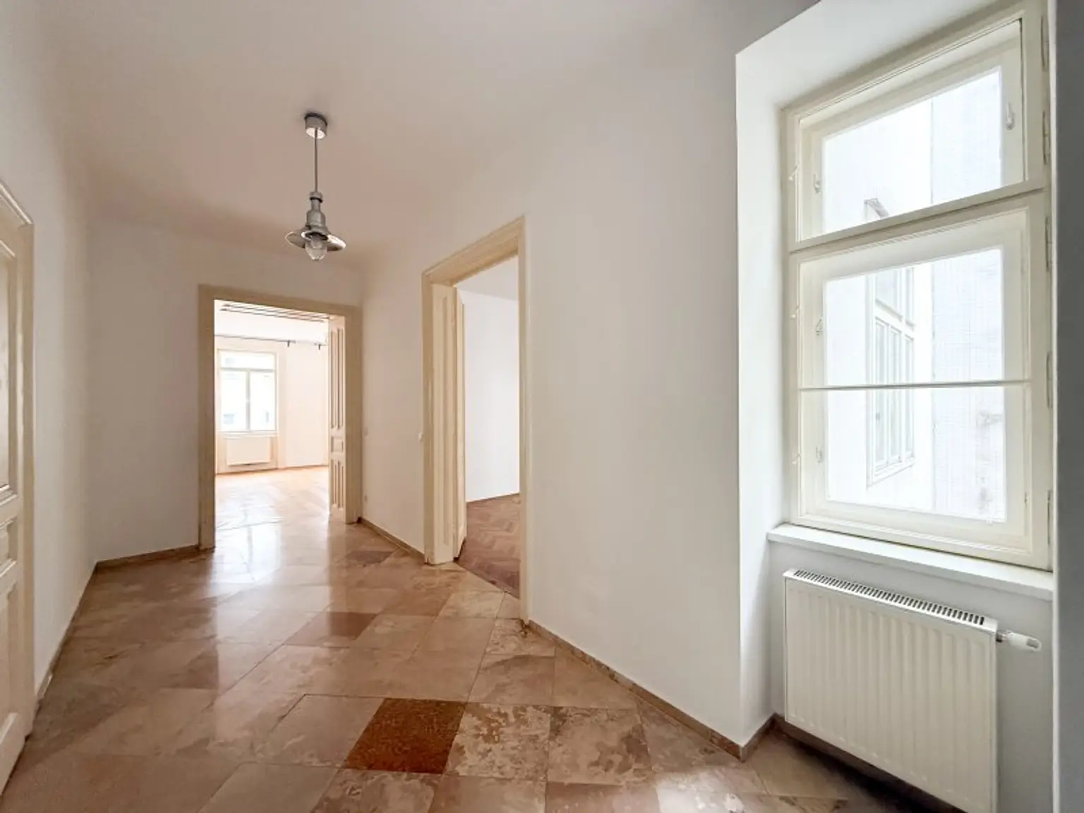 3-Zimmer-Altbauwohnung mit Flügeltüren in 1040 Wien – kein Aufzug