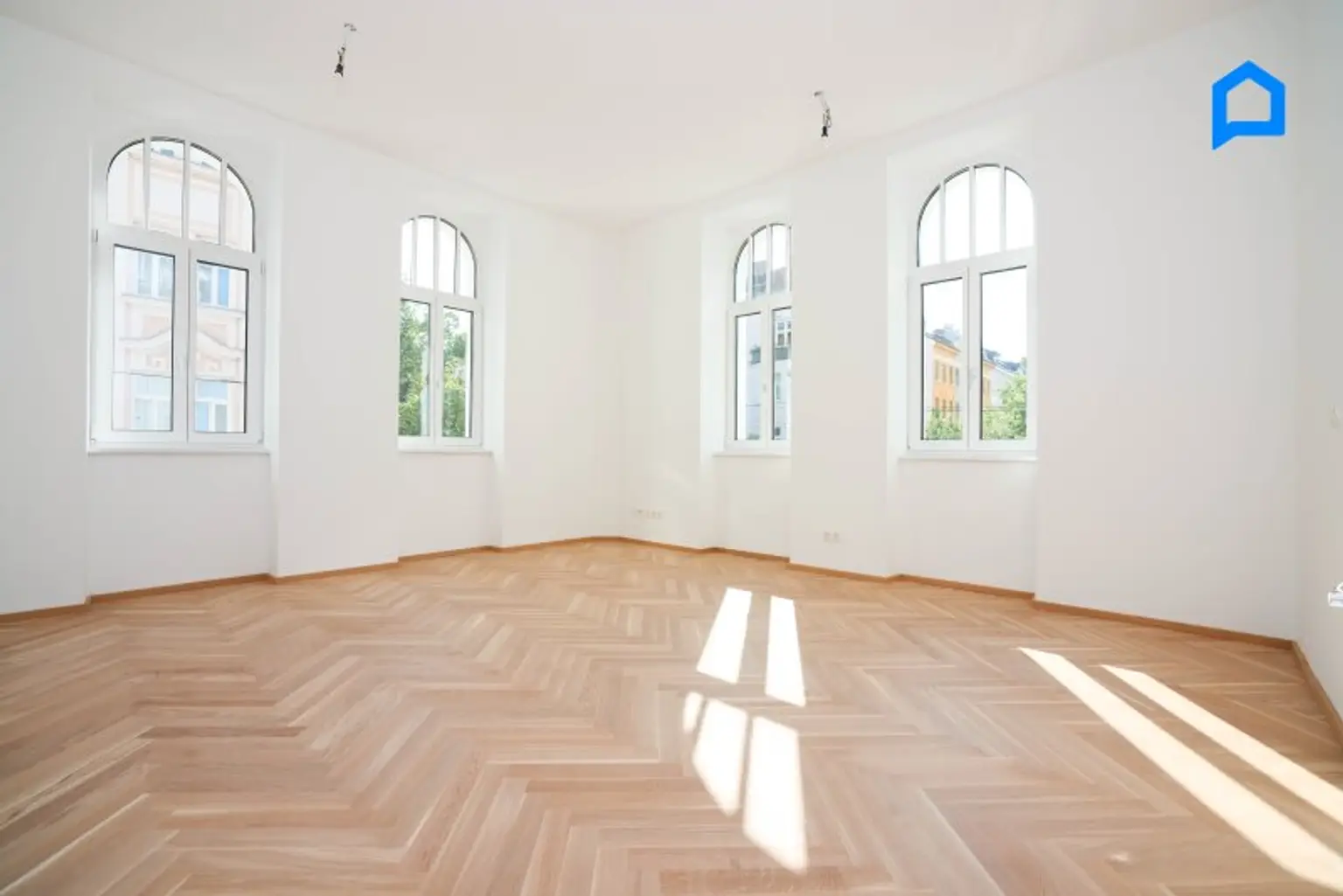ERSTBEZUG, hell. JETZT einziehen! Kernsanierter Albau mit modernster Ausstattung TOP 9 / 53,54 m² Wohnfläche, 2 Zimmer plus Nebenräume, Kurzzeitvermietung möglich !