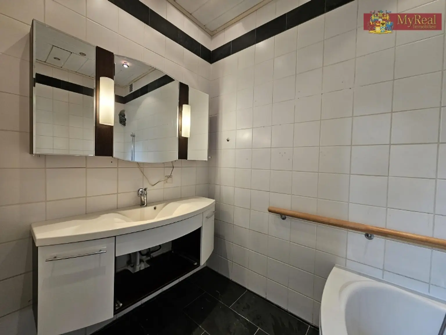 Große ruhige 3 Zimmer-Raucherwohnung