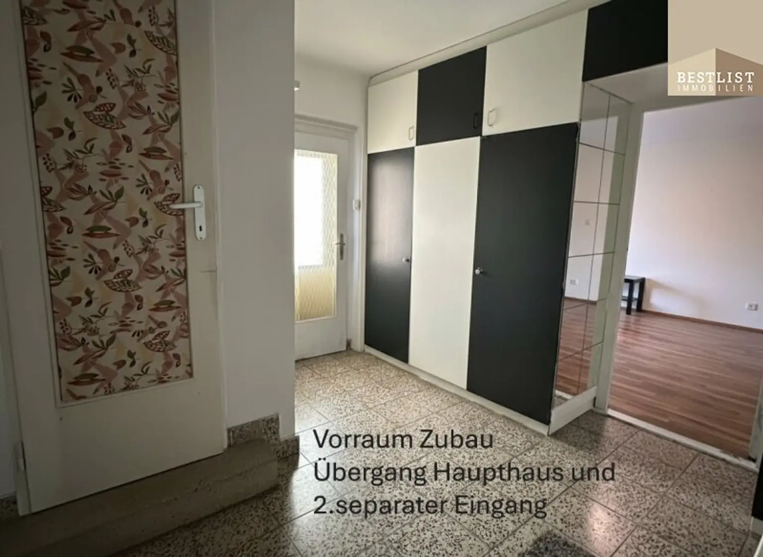 Einfamilienhaus mit Zubau - Tiefgarage und Garten