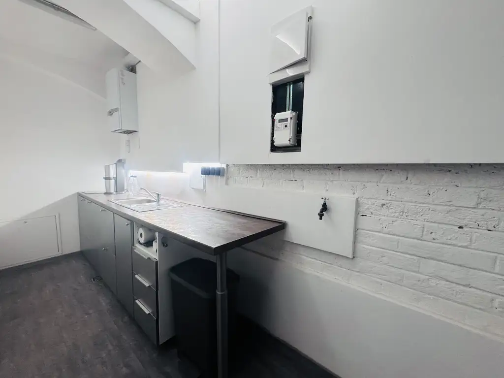 MODERNES SOUTERRAIN/ATELIER MIT VIELSEITIGEM NUTZUNGSPOTENZIAL