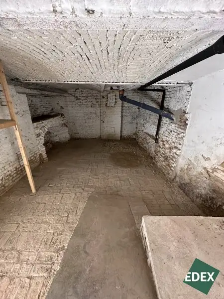 Großes Souterrain mit Erdgeschossfläche