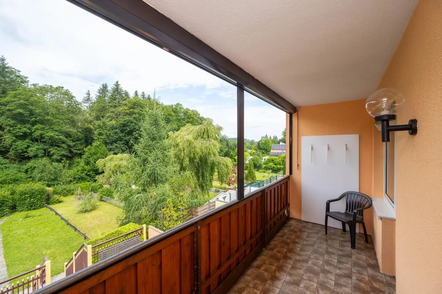 Gepflegtes Reihenhaus mit Garten, Terrasse und Garage in zentraler Lage!